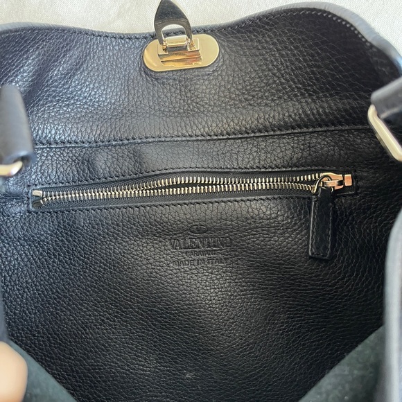 VALENTINO GARAVANI Rockstud Leather Messenger Bag - Picture 6 of 6